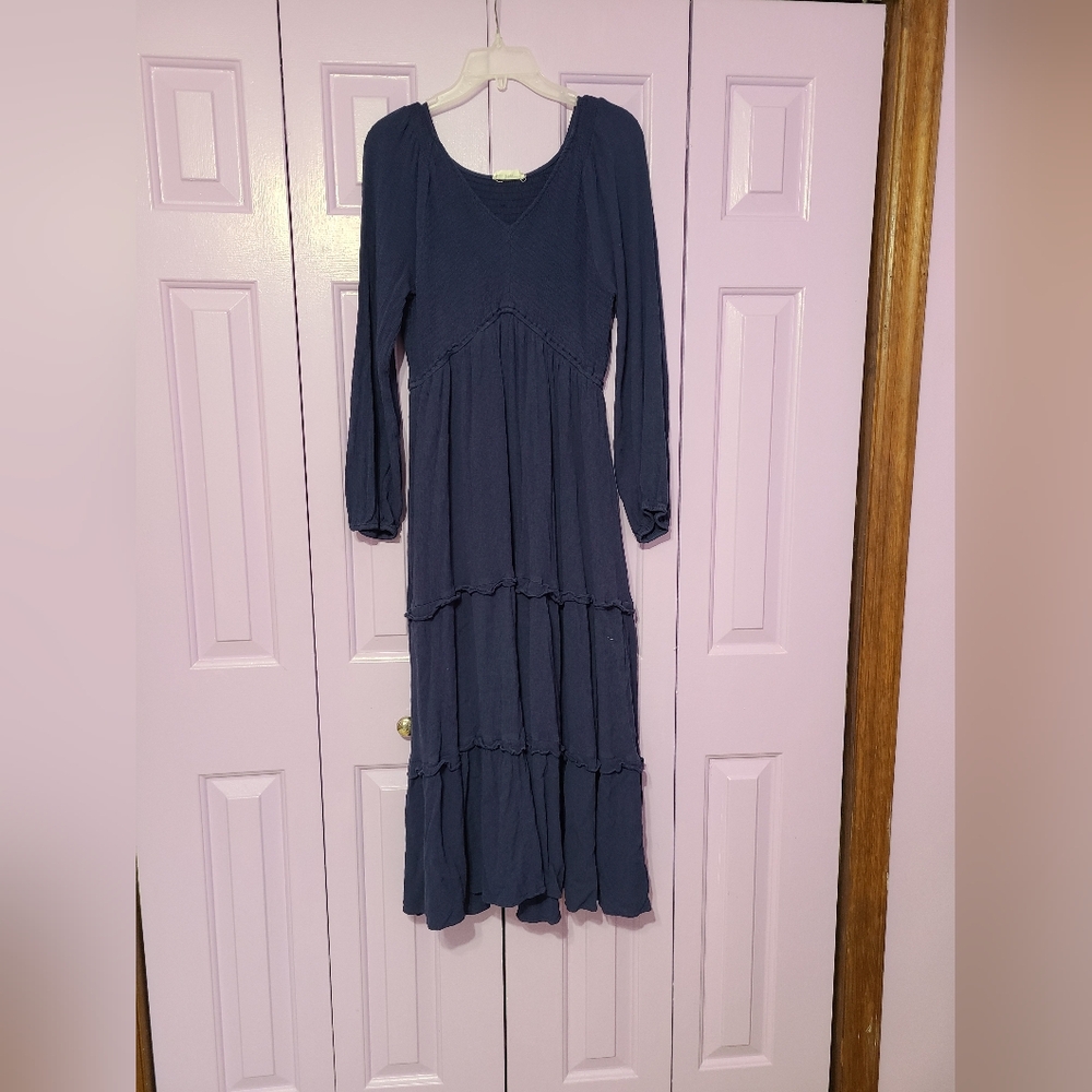In Loom Size Large Elegant Blue Long Sleeve Dress